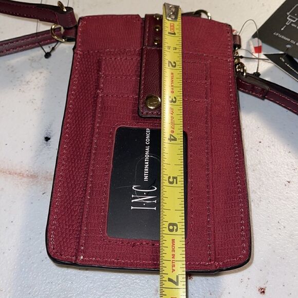 NWT I.N.C. International Concepts Ashlii Phone Wristlet Crossbody Crimson Color - Picture 6 of 7